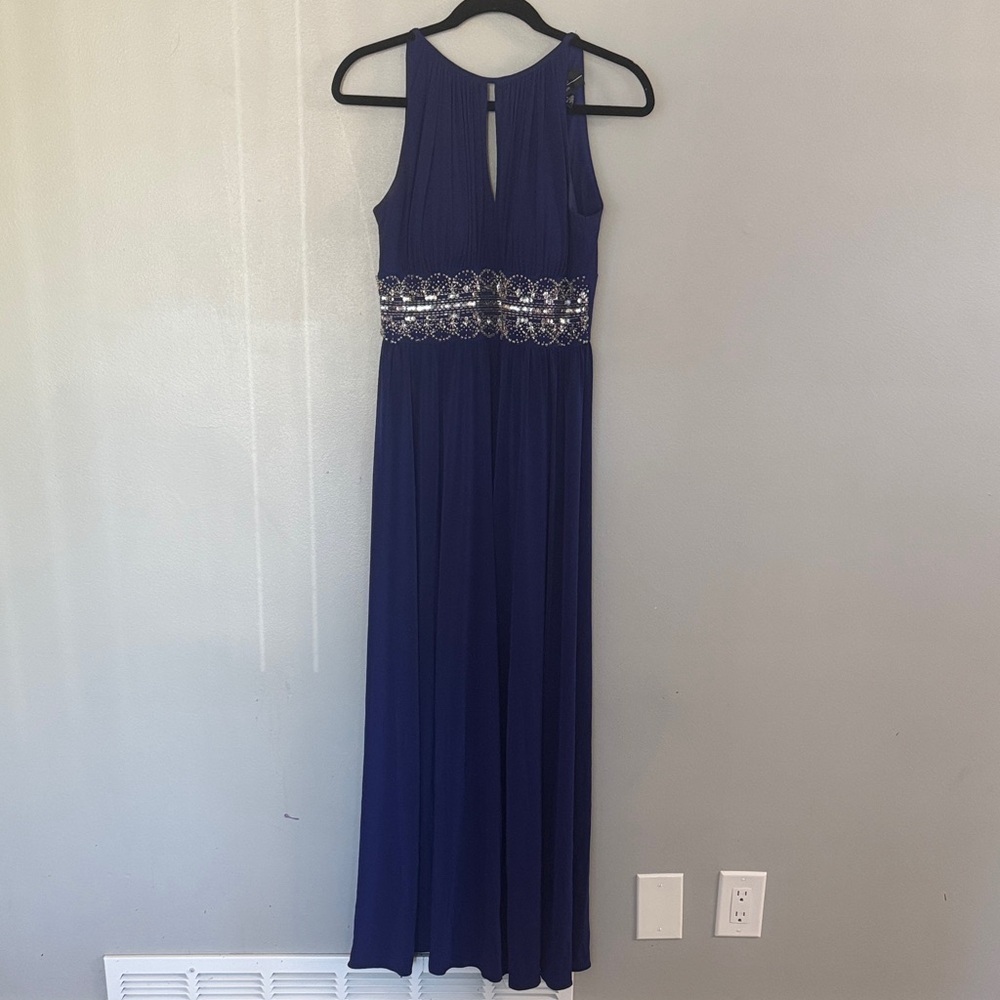 R & M Collection Elegant Blue Evening Dress with Embellished Waist - Picture 2 of 7